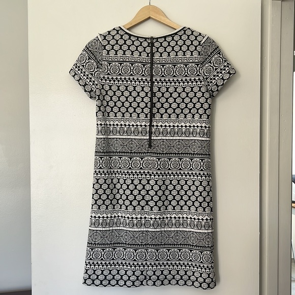 Thick cotton/polyester B&W patterned knee length women’s dress -small- - Picture 2 of 4
